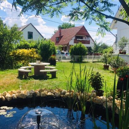 Balatonlelle, kert 